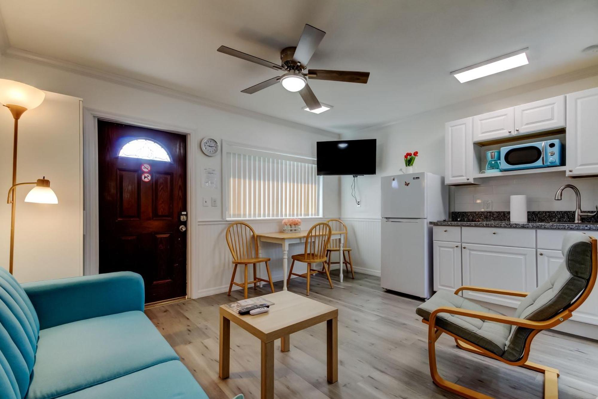 Carousel Suites -Редингтон-Шорс Экстерьер фото