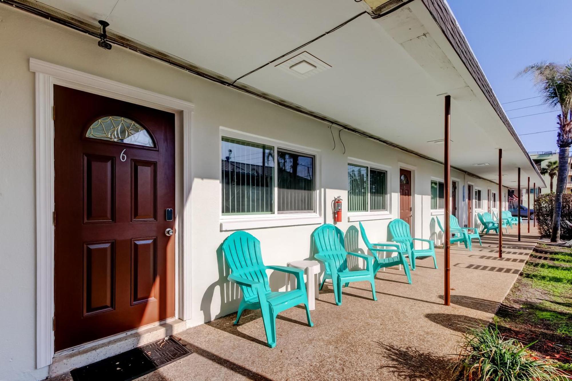 Carousel Suites -Редингтон-Шорс Экстерьер фото