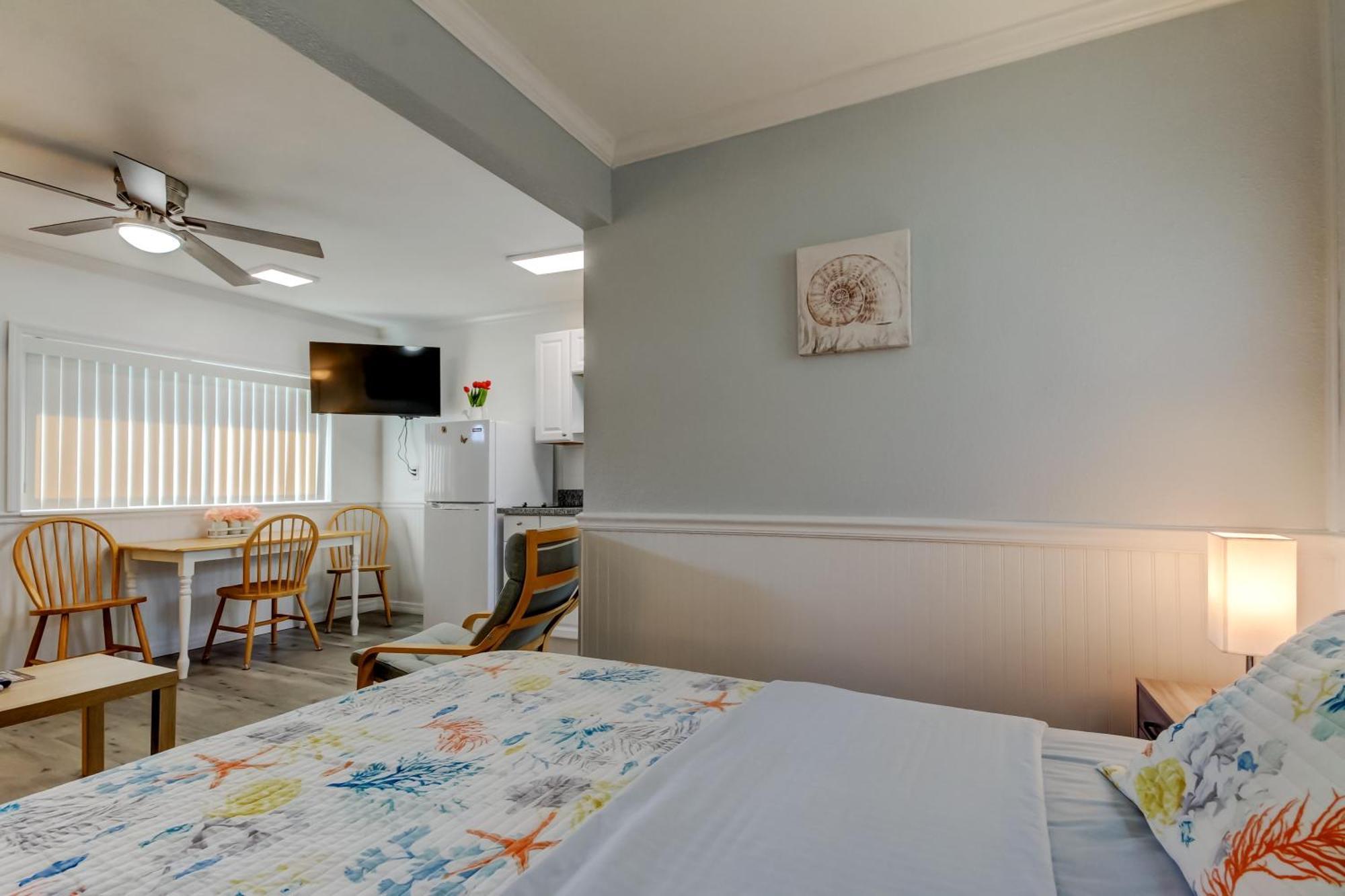 Carousel Suites -Редингтон-Шорс Экстерьер фото