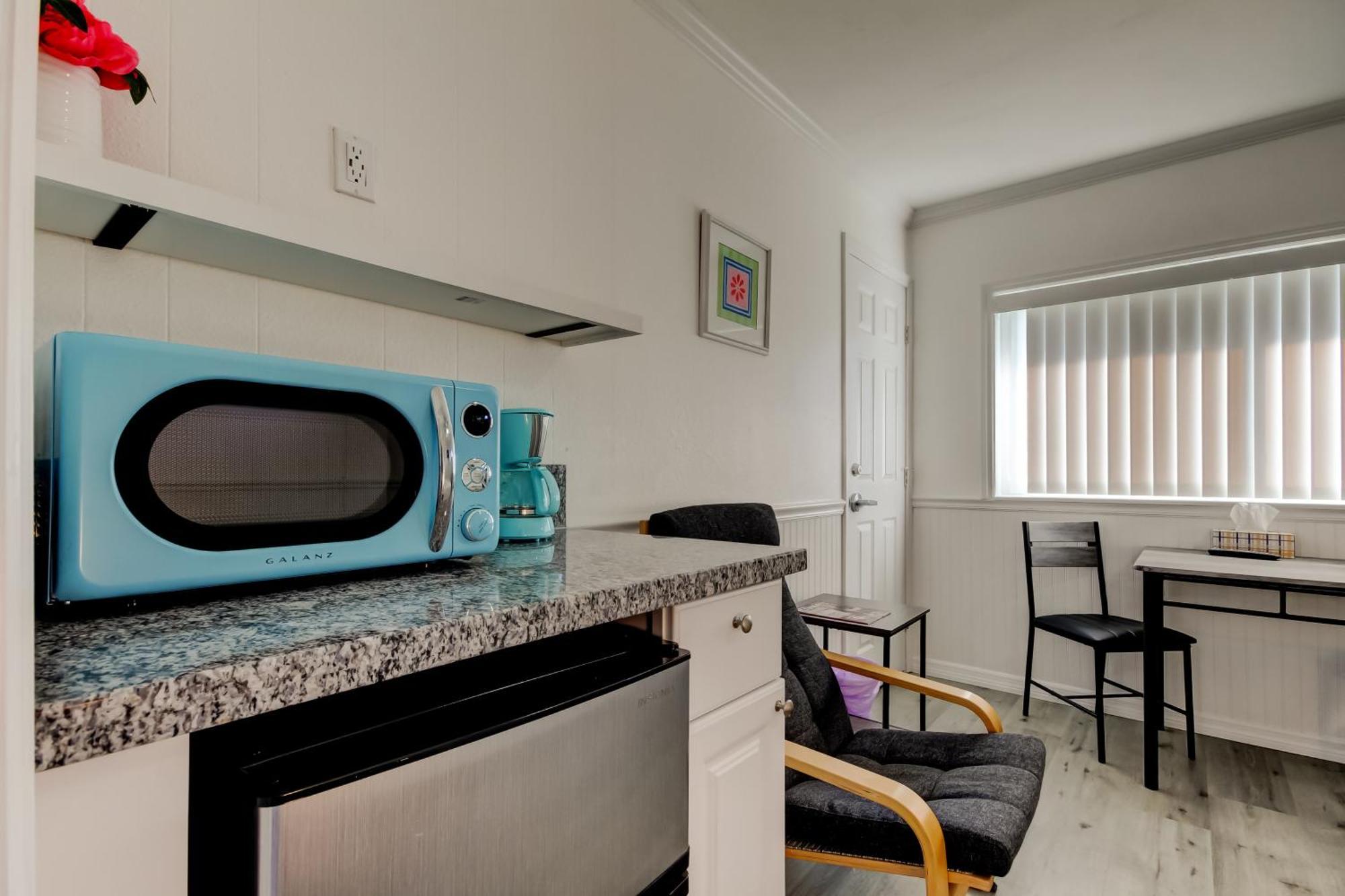 Carousel Suites -Редингтон-Шорс Экстерьер фото