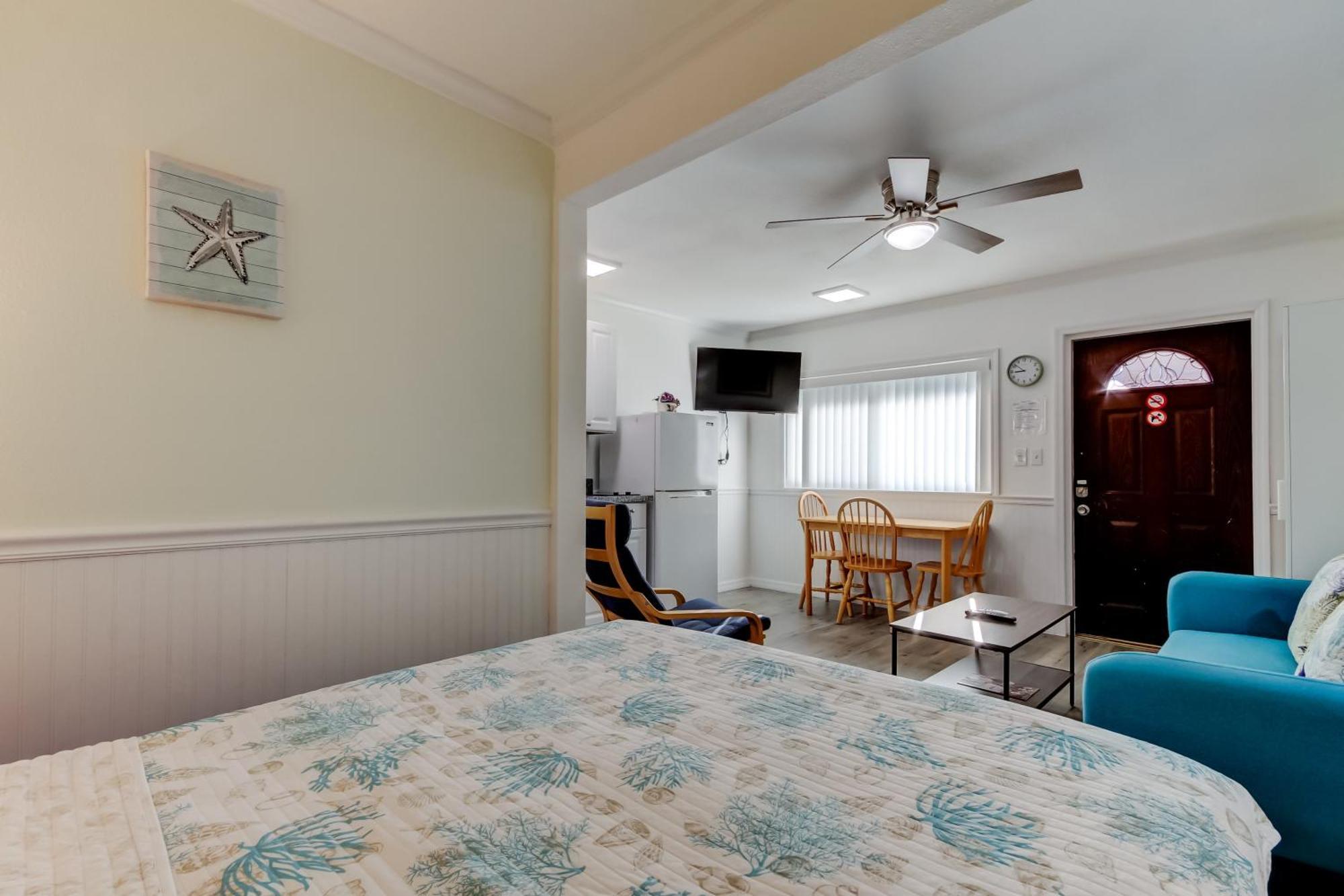 Carousel Suites -Редингтон-Шорс Экстерьер фото
