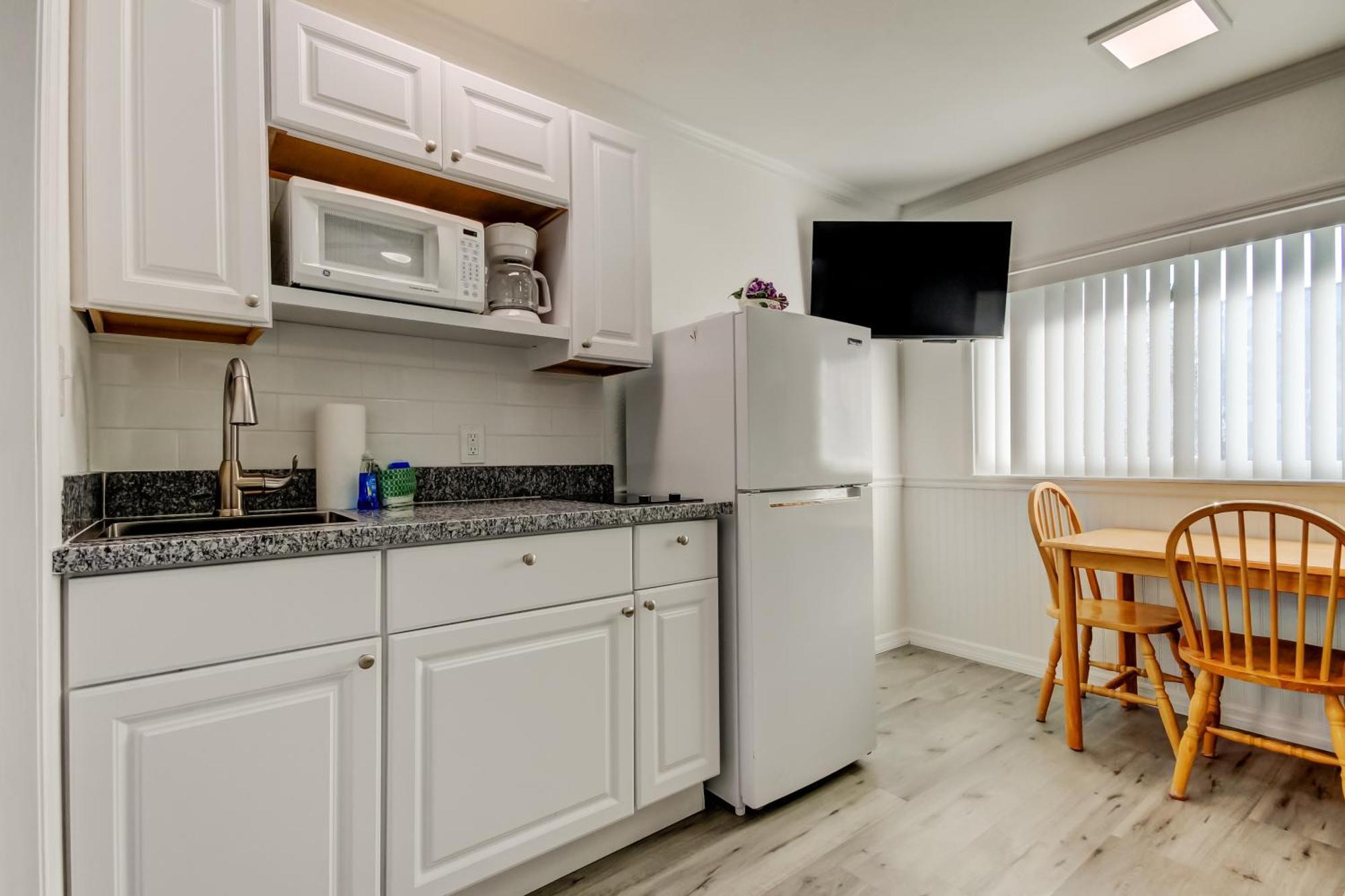 Carousel Suites -Редингтон-Шорс Экстерьер фото
