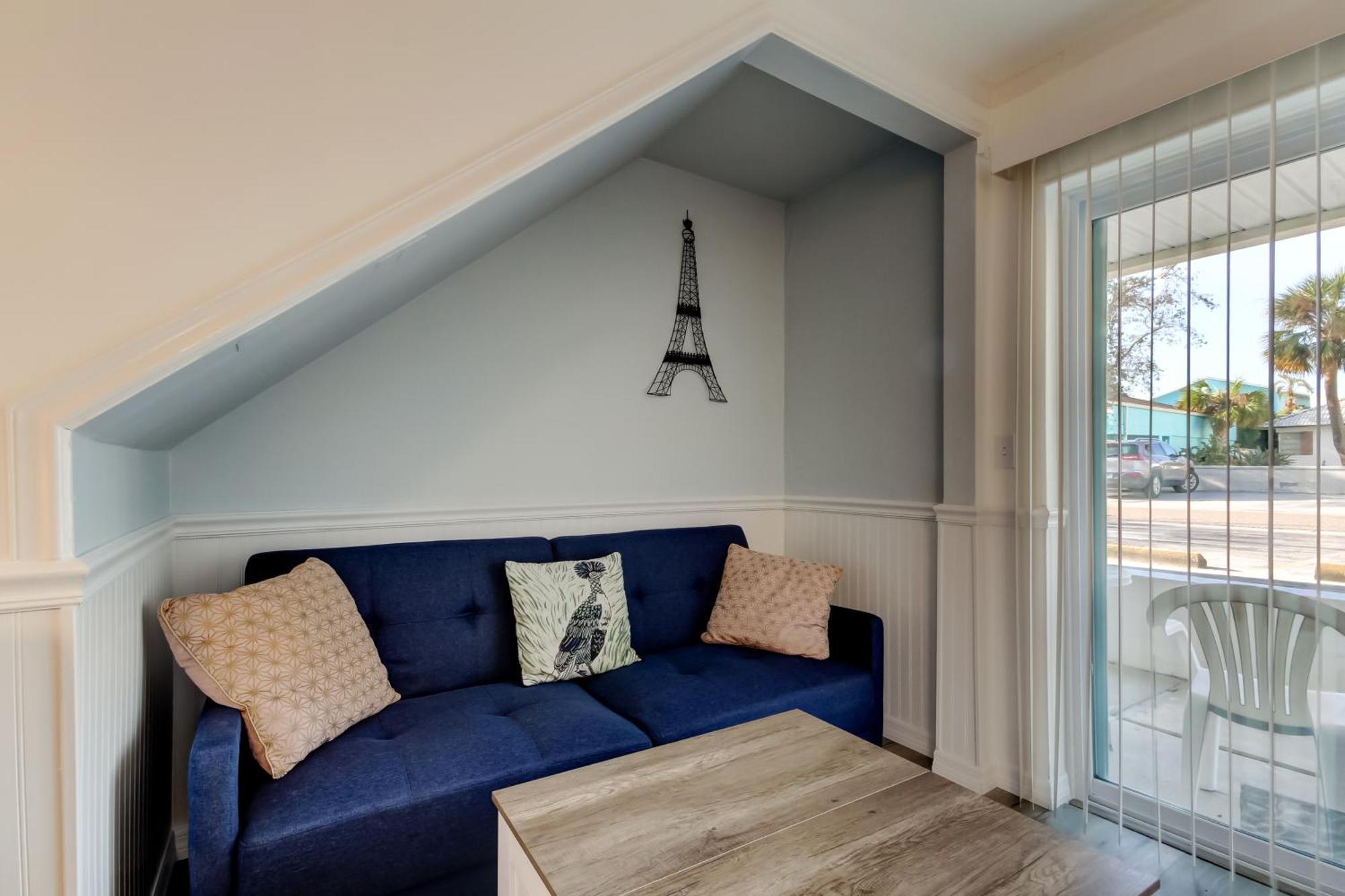 Carousel Suites -Редингтон-Шорс Экстерьер фото