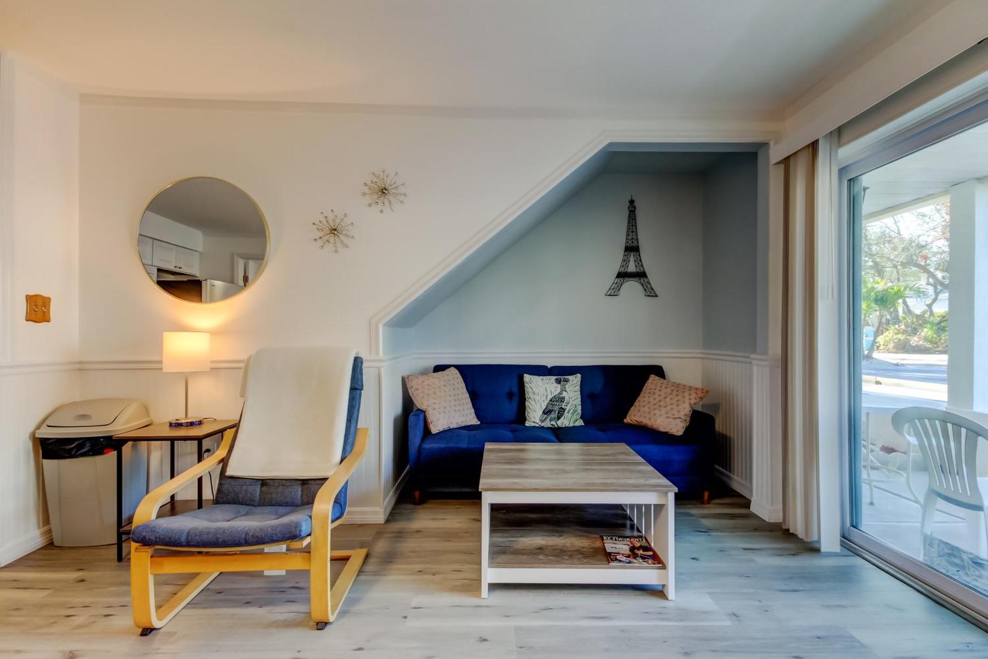 Carousel Suites -Редингтон-Шорс Экстерьер фото
