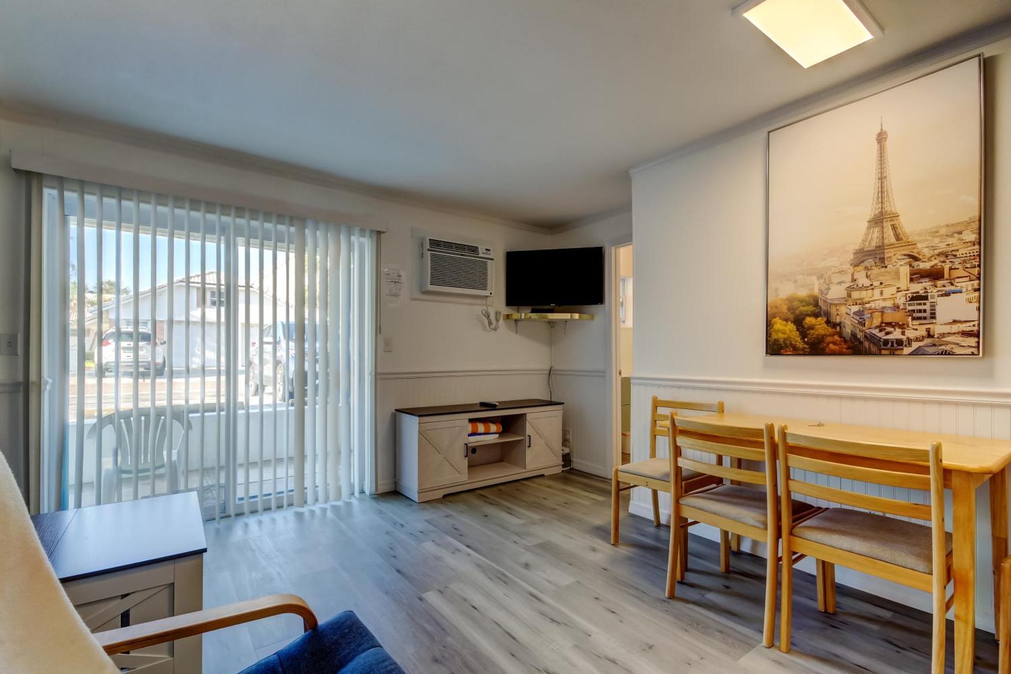 Carousel Suites -Редингтон-Шорс Экстерьер фото